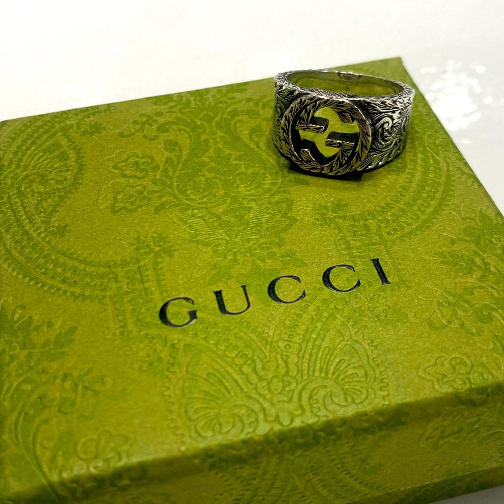 Gucci Interlocking G Ring with Engraved Pattern in Sterling Silver,Men Size 10.5